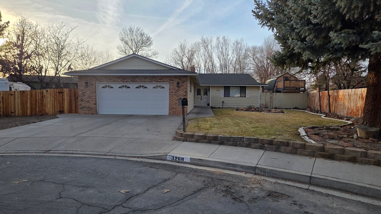 3268 Beatty Cir in Sparks, NV - Building Photo