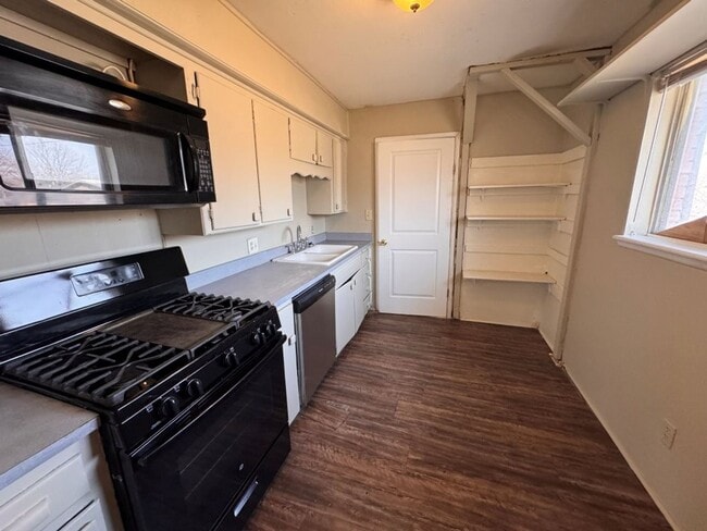 924 NW 24th St in Moore, OK - Building Photo - Building Photo