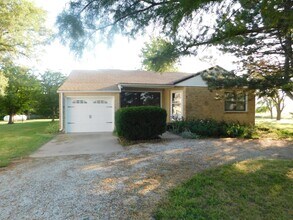 8498 NW 30th St in Towanda, KS - Building Photo - Building Photo