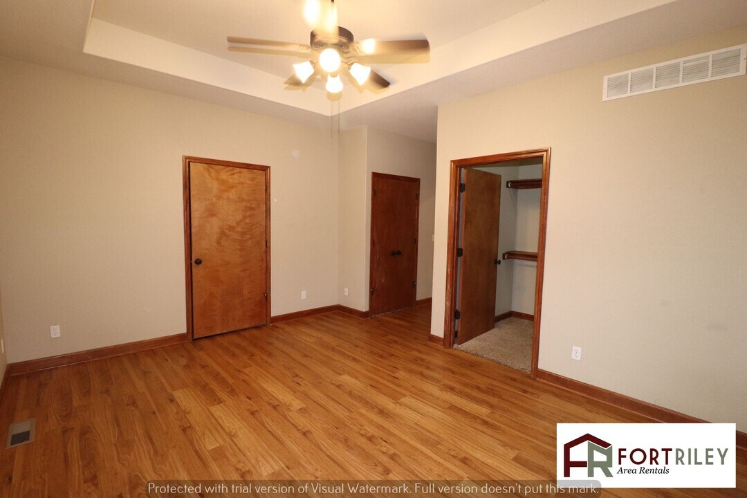 1310 Elm Creek Dr in Junction City, KS - Building Photo