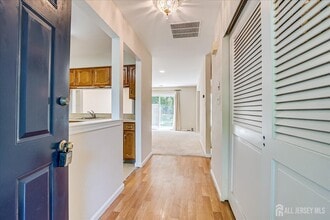 1801 Timber Oaks Rd in Edison, NJ - Building Photo - Building Photo