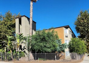 8700 Topanga Canyon Blvd, Unit APT 215 in Los Angeles, CA - Building Photo