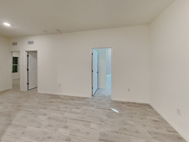 26113 Northern Cross Rd in Punta Gorda, FL - Building Photo - Building Photo