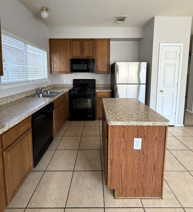 property at 3914 Mossy Pl Ln