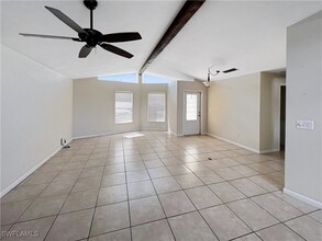 2831 SE 19th Pl in Cape Coral, FL - Foto de edificio - Building Photo