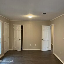 195 Hayes Dr in Jackson, MS - Building Photo - Building Photo