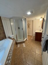 357 Bayview Dr in Eddyville, KY - Building Photo - Building Photo