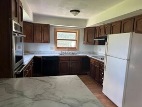 125 County Line St in Clear Lake, WI - Building Photo - Building Photo