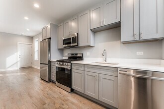 926 W 32nd Pl in Chicago, IL - Building Photo - Building Photo