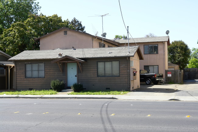 1418 Middlefield Rd in Redwood City, CA - Building Photo - Building Photo