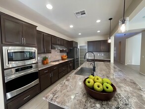25303 Apache Hill Cir in Menifee, CA - Building Photo - Building Photo
