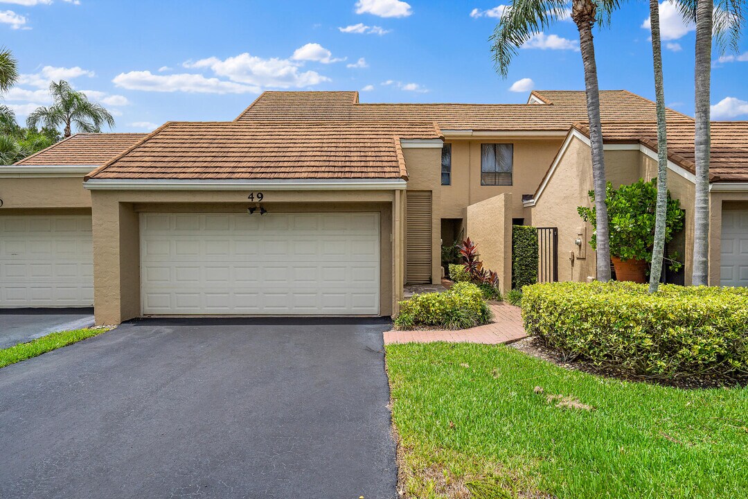49 Balfour Rd E in Palm Beach Gardens, FL - Foto de edificio