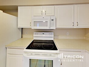 13235 Prestwick Dr in Riverview, FL - Building Photo - Building Photo