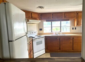 705 San Jacinto St in Highlands, TX - Building Photo - Building Photo