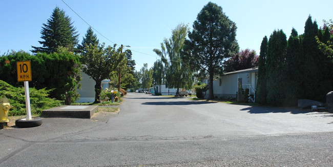 Cherry Blossom Mobile Home Park in Gresham, OR - Building Photo - Building Photo