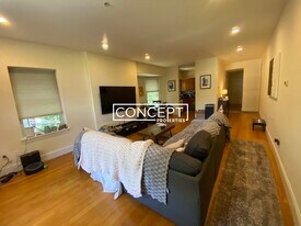 10 Selkirk Rd in Boston, MA - Building Photo