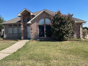 2204 Davin Dr in Carrollton, TX - Building Photo - Building Photo