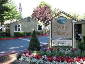 Canby Village in Canby, OR - Foto de edificio - Building Photo