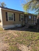 309 Peverly St in Whitney, TX - Building Photo