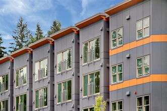 Compass Apartments in Edmonds, WA - Foto de edificio - Building Photo