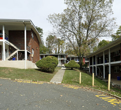 Malcolm Gardens in North Plainfield, NJ - Building Photo - Building Photo