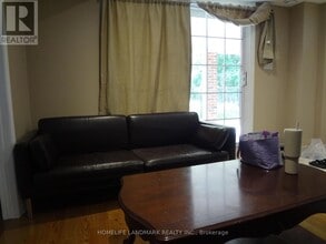 30 Eva Grove Ct in Whitchurch-Stouffville, ON - Building Photo - Building Photo