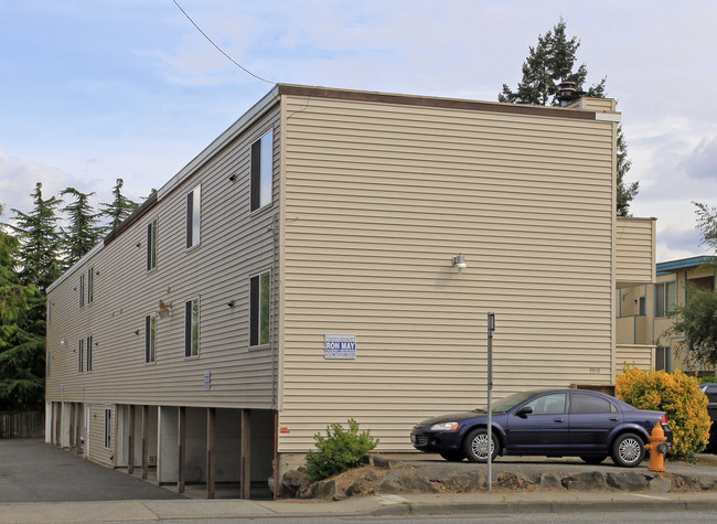 Wildwood Apartments in Everett, WA - Building Photo - Building Photo