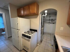 591 W Lockwood Ave in Webster Groves, MO - Building Photo - Building Photo
