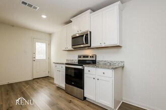 309 Sunnymeade Ln in Jarrell, TX - Building Photo - Building Photo