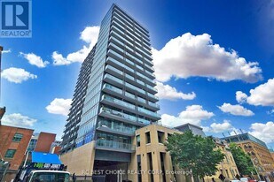 105 George St in Toronto, ON - Building Photo