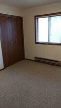 721 Division St, Unit 4 in La crosse, WI - Foto de edificio - Building Photo