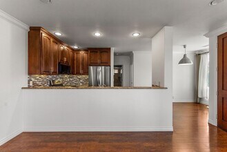4870 Santa Cruz Ave in San Diego, CA - Building Photo - Building Photo