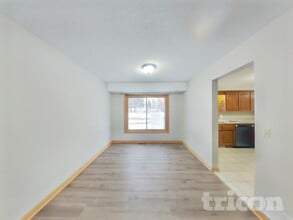 4845 Orleans Ln N in Plymouth, MN - Foto de edificio - Building Photo