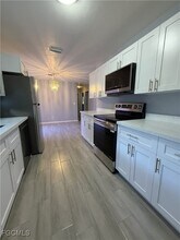 13401 Fourth St in Ft. Myers, FL - Building Photo - Building Photo