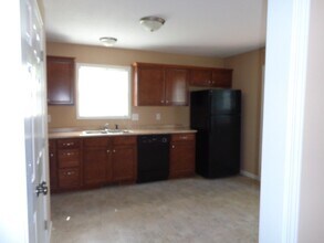 549 Jacquie Dr in Clarksville, TN - Building Photo - Building Photo