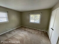 810 Parliament St photo'