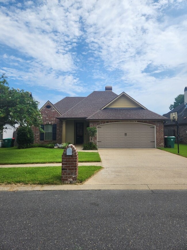 property at 119 Metairie Ct