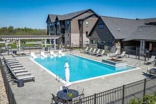 Vicinity at Memorial Pointe in Southgate, KY - Building Photo