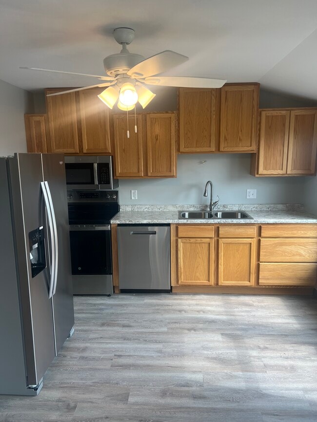 119 N Main St, Unit 119 N Main #3