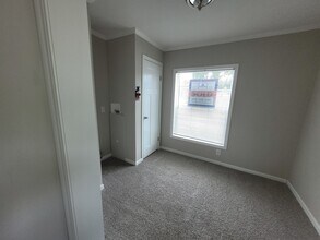 11 Canal Dr in Pontiac, MI - Building Photo - Building Photo