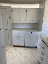 165 Haverhill Ave in Warwick, RI - Building Photo - Building Photo