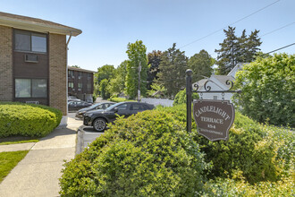 Candlelight Terrace in Stamford, CT - Building Photo - Building Photo