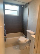 5990 NE 4th Ct-Unit -2 in Miami, FL - Building Photo - Building Photo