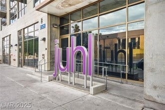 353 E Bonneville Ave in Las Vegas, NV - Building Photo - Building Photo