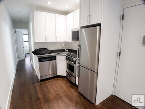 EAST 49 STREET in New York, NY - Building Photo - Building Photo