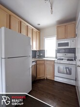 3248 N Clifton Ave, Unit 3248-S1 in Chicago, IL - Building Photo - Building Photo