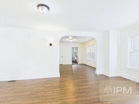 130 W Main St in Elizabethville, PA - Building Photo