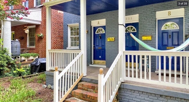 2111 Maplewood Ave, Unit D in Richmond, VA - Foto de edificio - Building Photo