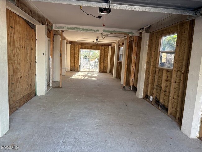 374 Connecticut St in Fort Myers Beach, FL - Foto de edificio - Building Photo