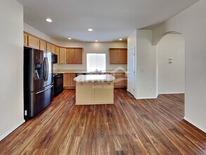 1639 182nd St E in Spanaway, WA - Foto de edificio - Building Photo